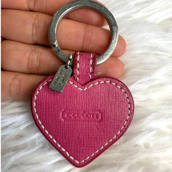 1.5" y2k COACH Pink Heart Bag Charm Key Fob - Picture 4 of 5